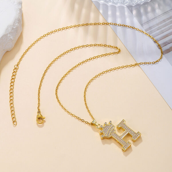 1PCS Fashionable Gold Diamond Crown Uppercase Letter Popular Penda